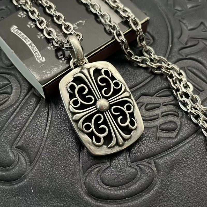 Ch*0me He**ts necklaces